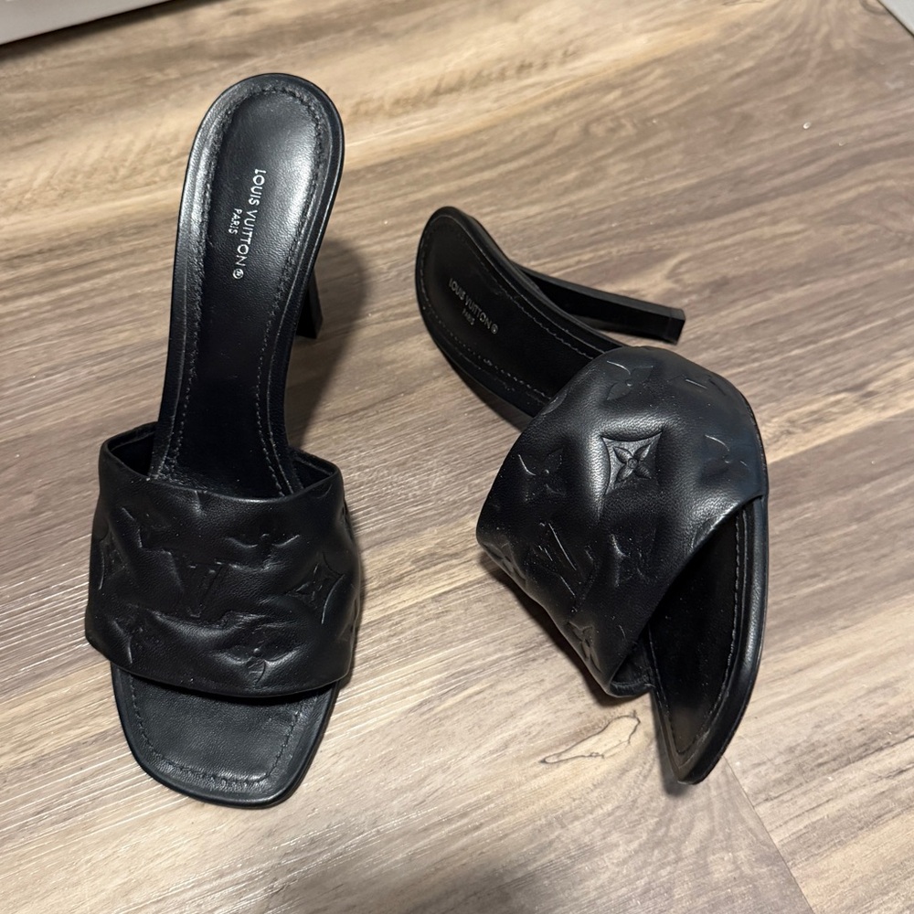 Louis Vuitton Revival leather sandal Black Mules